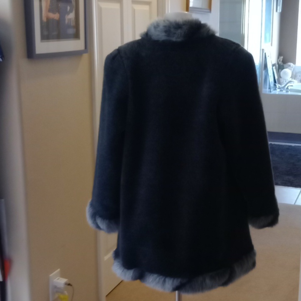 Ultra fur faux fur  grey wool coat size medium - Picture 4 of 11
